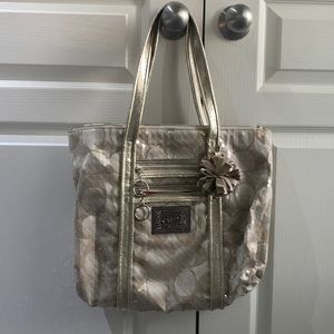 Coach poppy purse